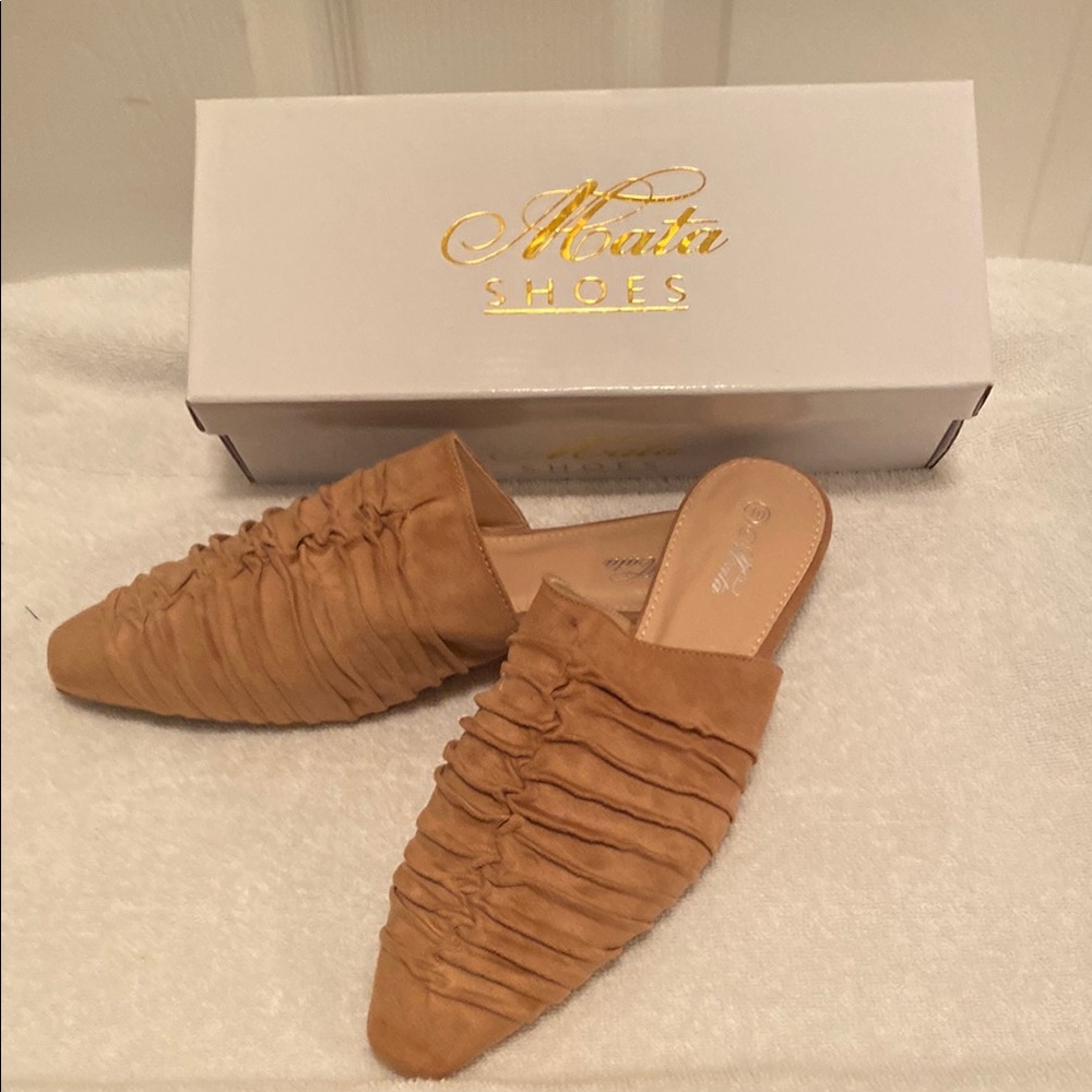 Brand New Mata Shoes Taupe Slip-On Flats…size 10